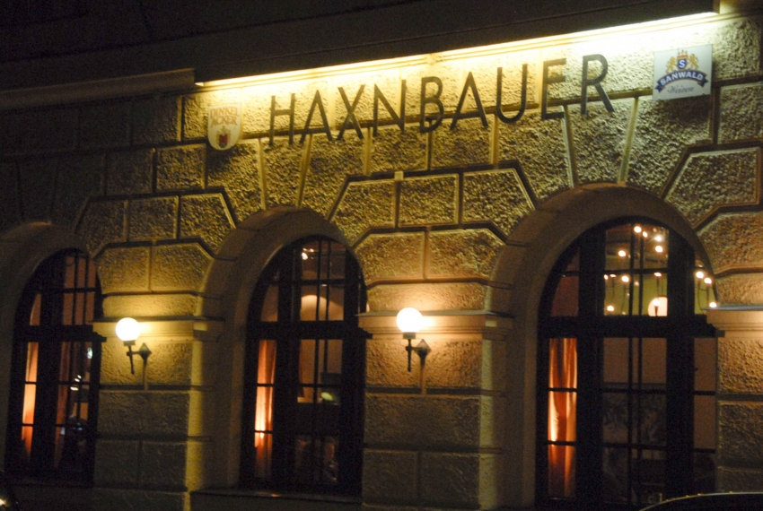 Name:  Haxnbauer im Scholastikahaus .jpg
Views: 12115
Size:  412.3 KB